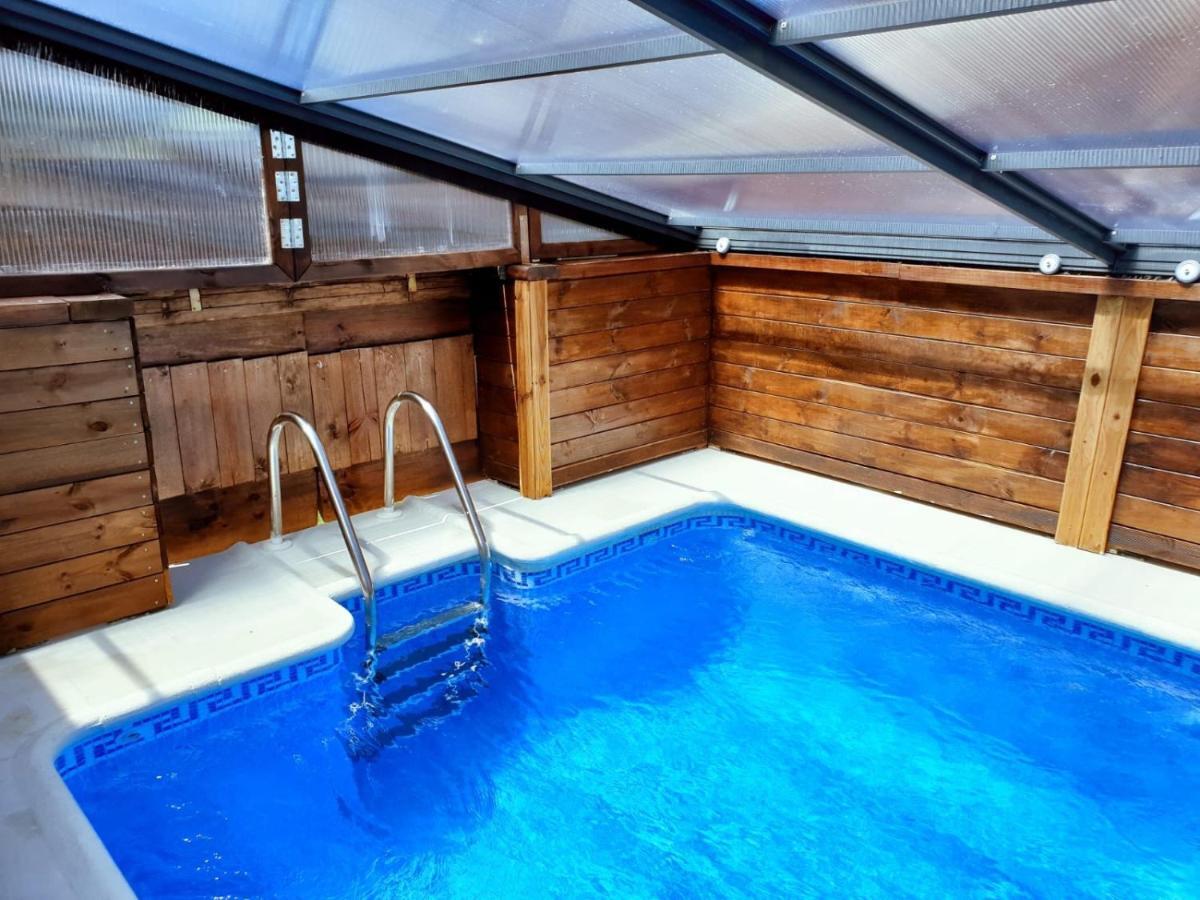 Wood House Close Beach 마르베야 외부 사진