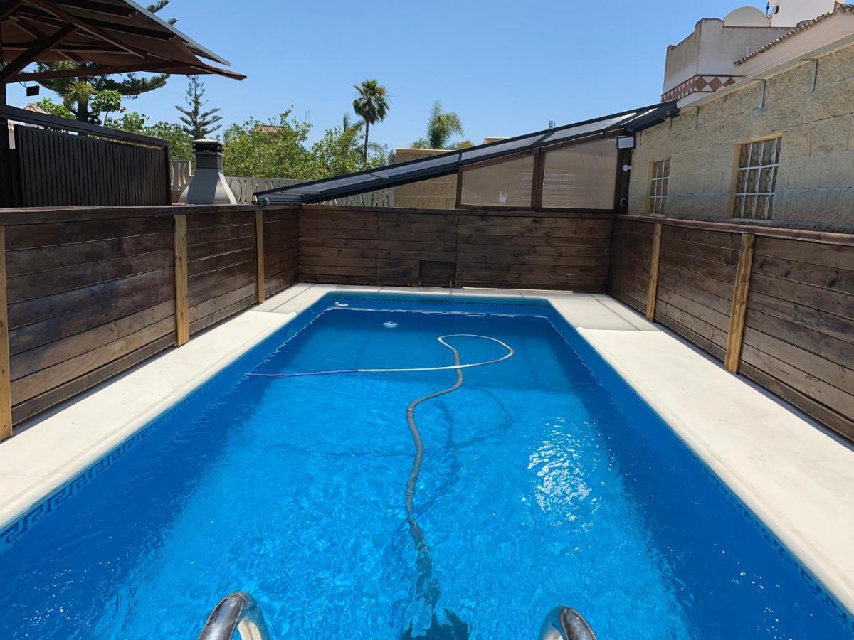 Wood House Close Beach 마르베야 외부 사진